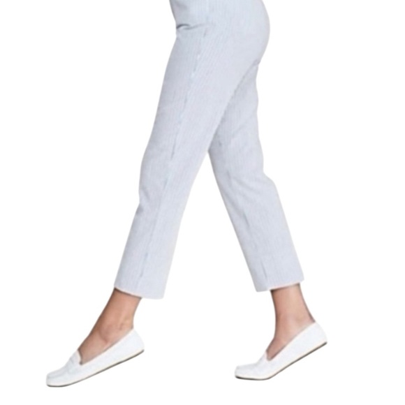 Lands' End Pants - LANDS’ END Seersucker Cropped Pants in Navy/White in Size Fit 2 (16) -- SUMMER!!